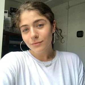 Meet your Posher, Chloe